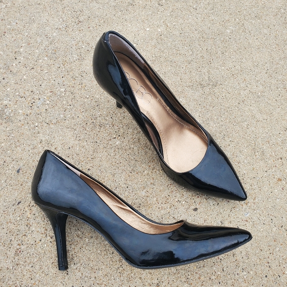 BCBG Paris Black Stiletto Heels sz 7B / 37 - Picture 3 of 9